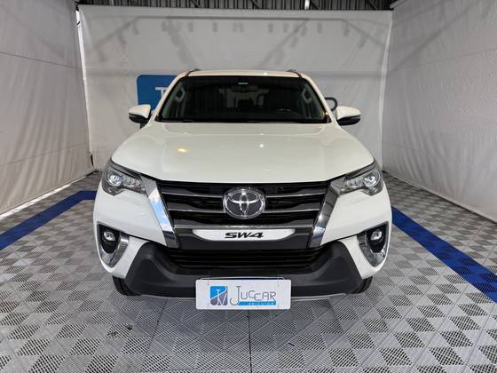 TOYOTA HILUX SW4 2.8 SRX 4X4 7 LUGARES 16V TURBO INTERCOOLER DIESEL 4P AUTOMÁTICO TOYOTA HILUX SW4 2.8 SRX 4X4 7 LUGARES 16V TURBO INTERCOOLER DIESEL 4P AUTOMÁTICO